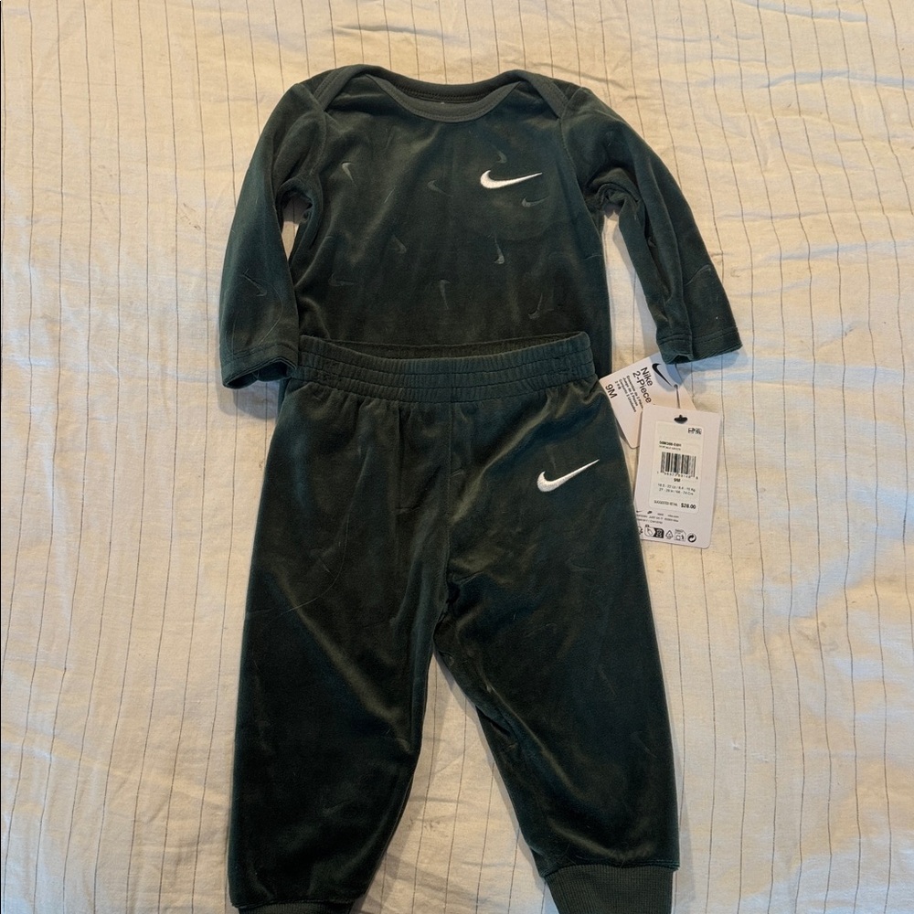 Nike baby Dark Green logo embossed outfit